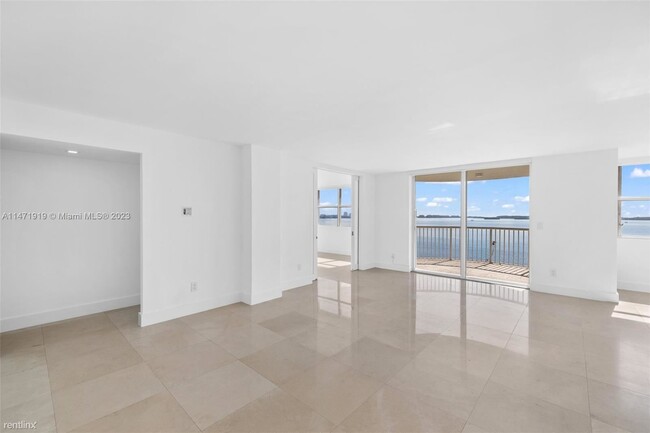 Building Photo - 3 br, 2 bath House - 1420 Brickell Bay Dr ...