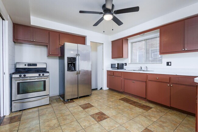 Building Photo - 11156 Outer Dr