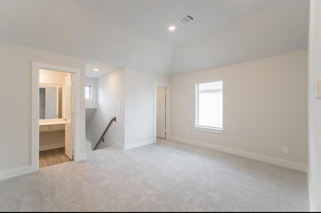 Building Photo - 10526 Preserve Wy