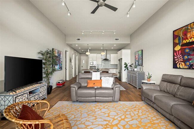 Building Photo - 5921 Hiline Rd