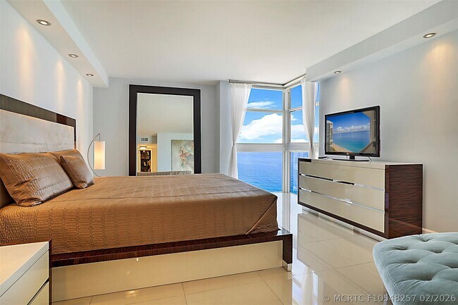 Building Photo - 1370 S Ocean Blvd