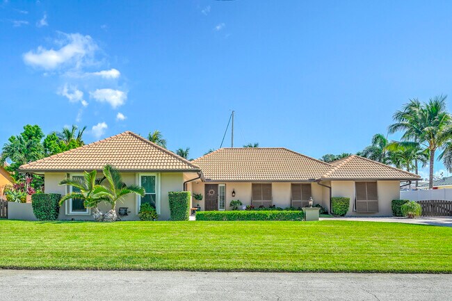 Building Photo - 1090 Fairview Ln