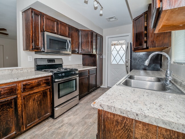 Building Photo - 7014 E Holly St