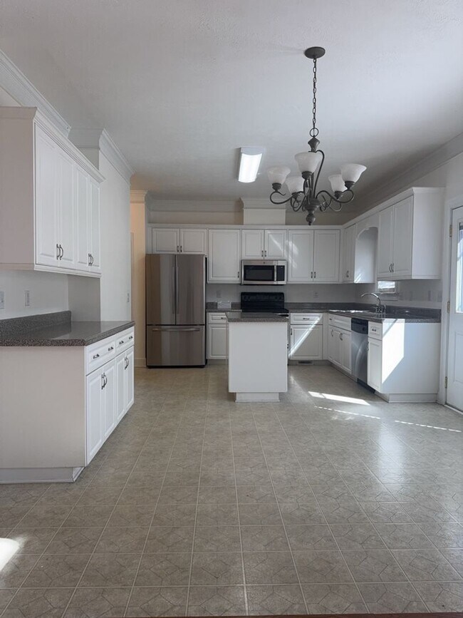 Building Photo - Beautiful Home in Martinez!