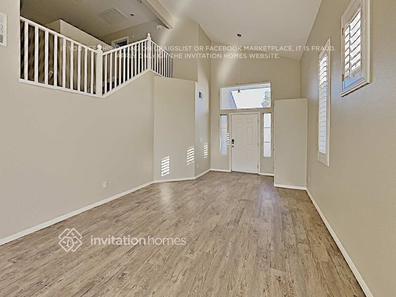 Building Photo - 9427 Hanta Ave