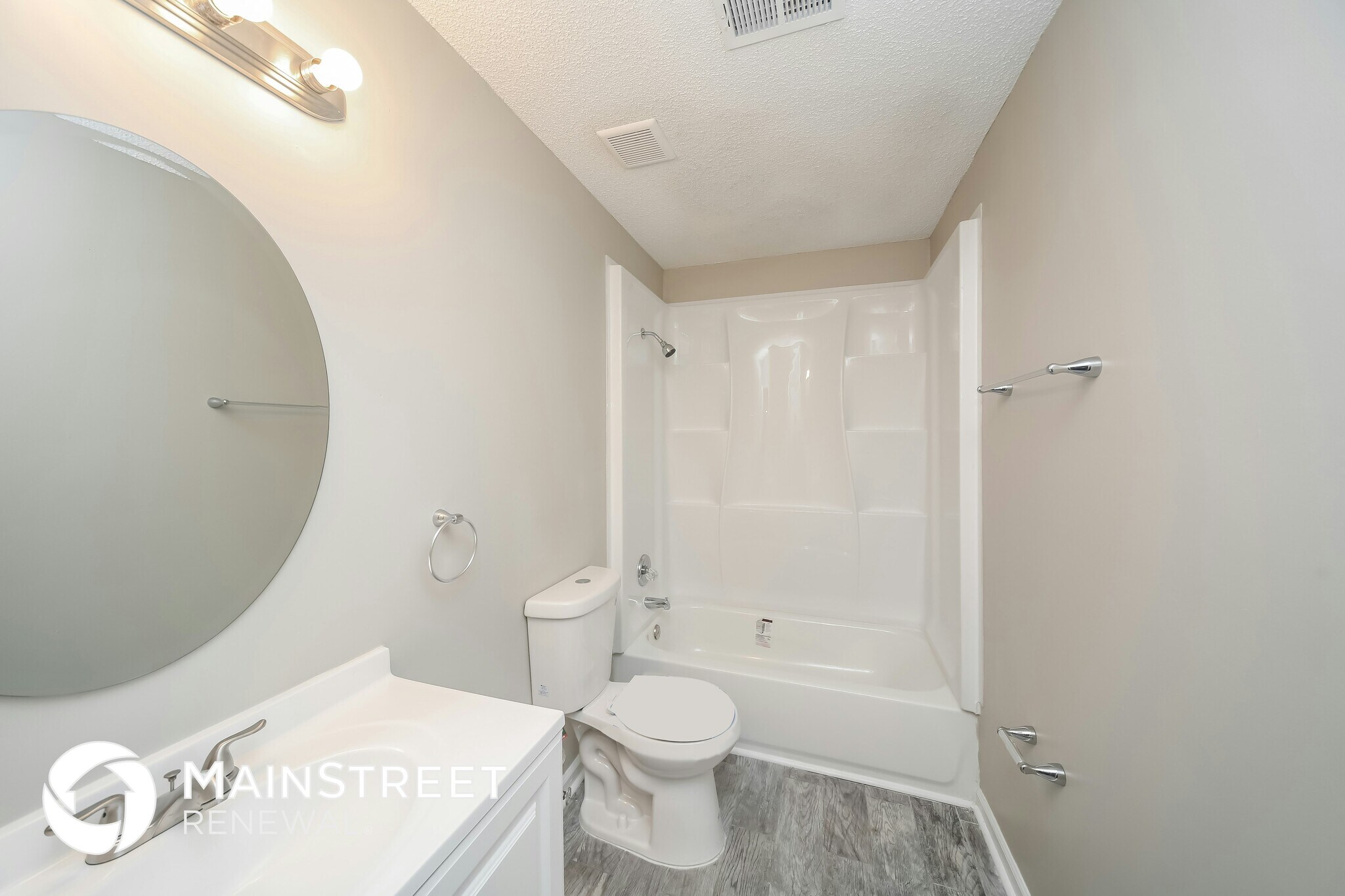 Building Photo - 6580 Silver Oak Cove
