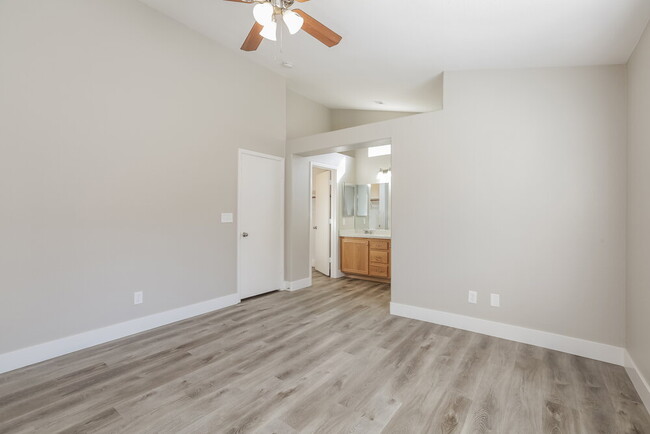 Building Photo - 805 Rio Poco Ct