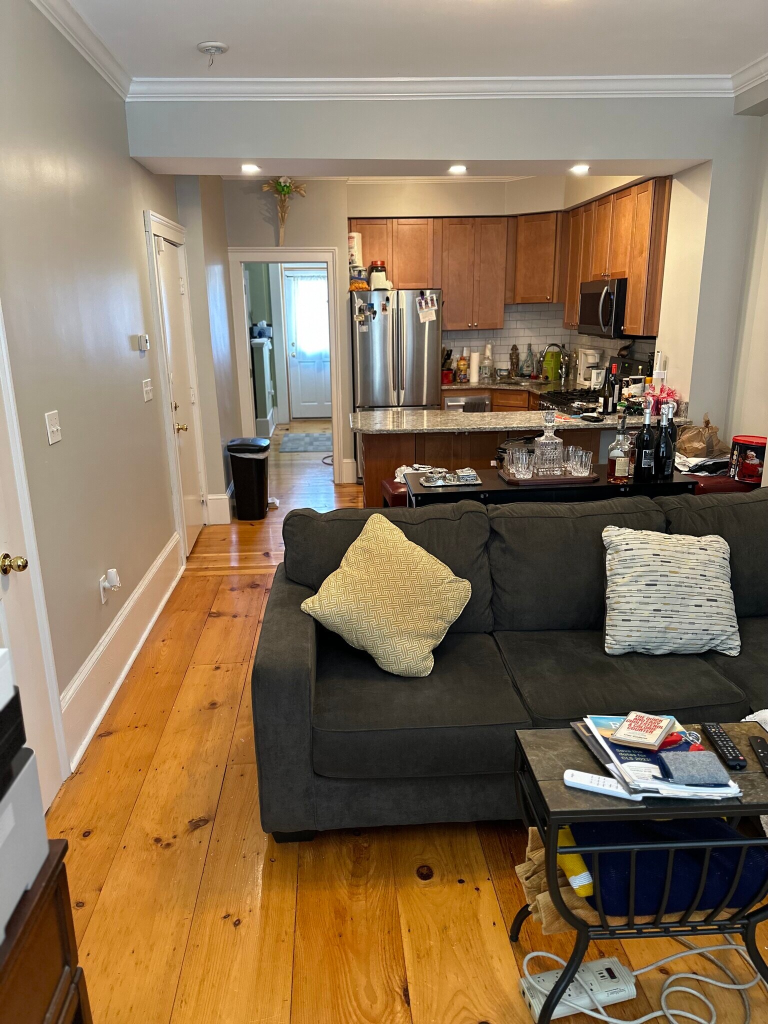 Building Photo - 61 Putnam St