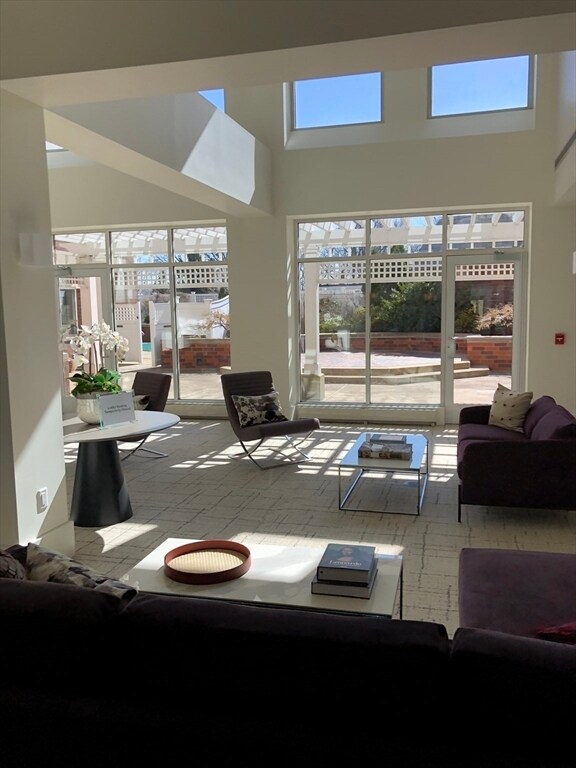 Building Photo - 950 Massachusetts Ave