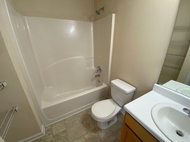 Building Photo - BRIDGEWATER HOME! PRE-LEASING FOR JUNE 20TH!