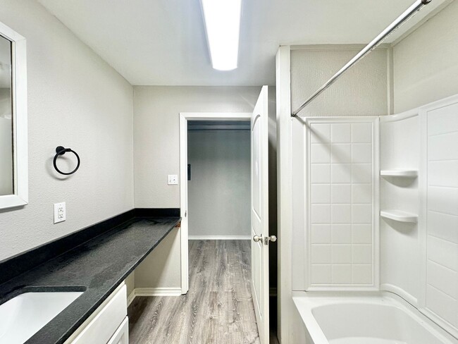 Building Photo - Available Now! Charming & Updated 3-Bedroo...