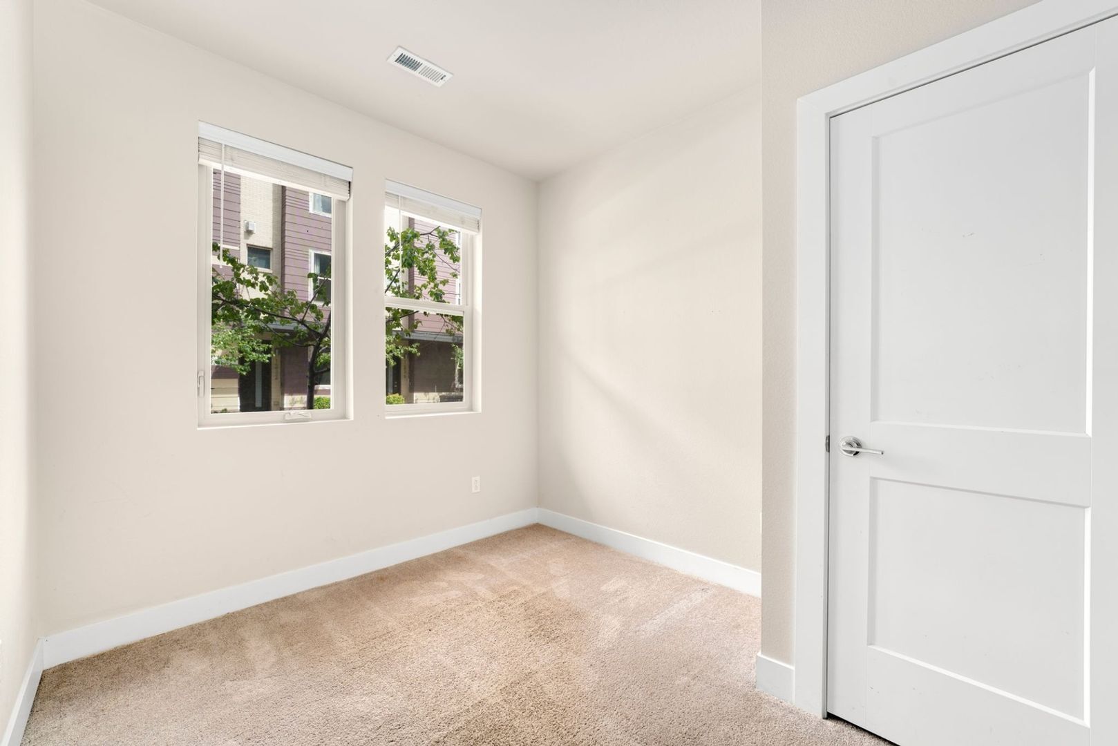 Building Photo - 1276 W 11th Ave