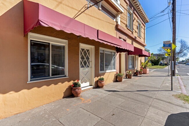 Building Photo - BENTON ST 1201-1203, ENCINAL AVE 1403-1413