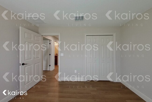 Building Photo - 14310 SW 28th Ave