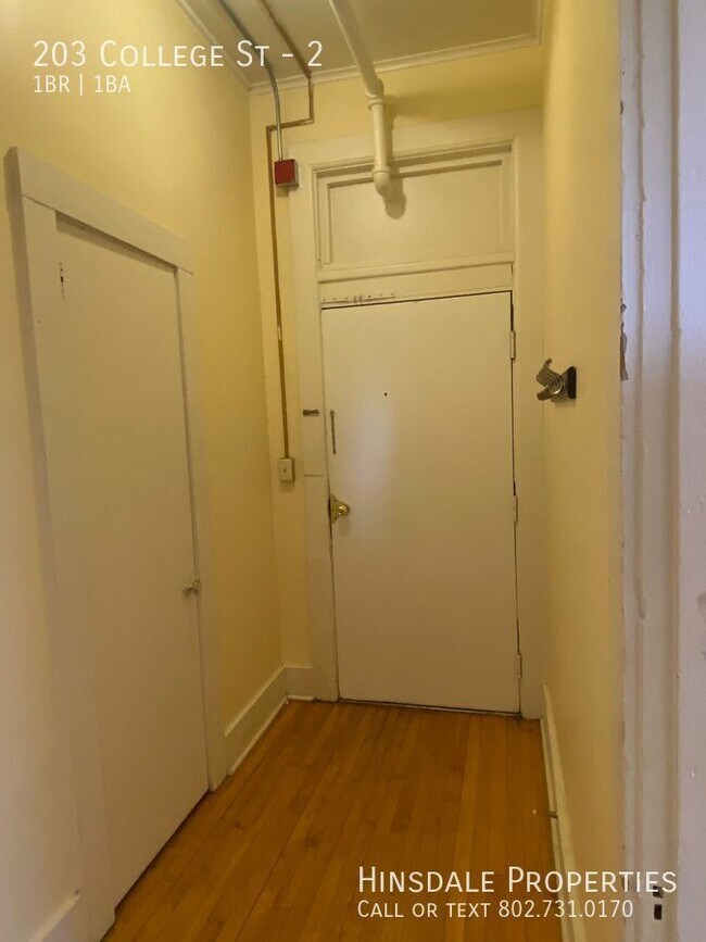 Building Photo - 203 College St