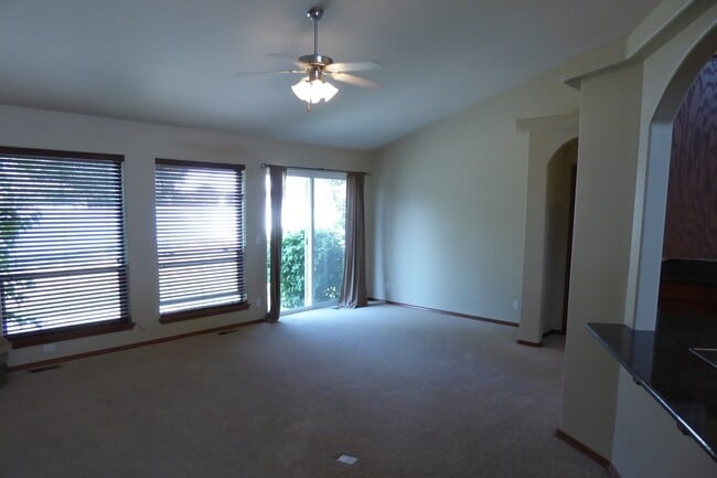 Building Photo - Beautiful 6 Bed/3 Bath House in Hayden, ID!