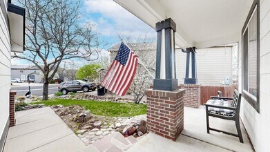 Building Photo - Beautiful Home in the Ridge Crest Neighbor...