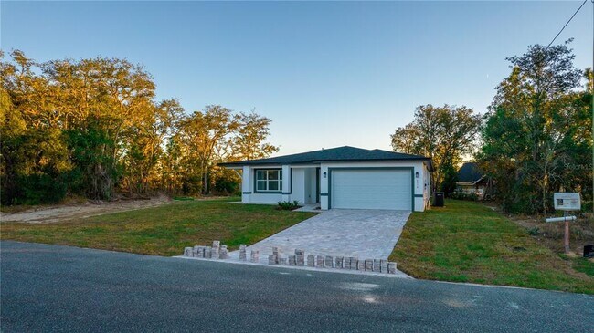 Building Photo - 10034 N Darwin Way
