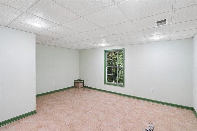 Building Photo - 5200 Laurel Bridge Dr SE