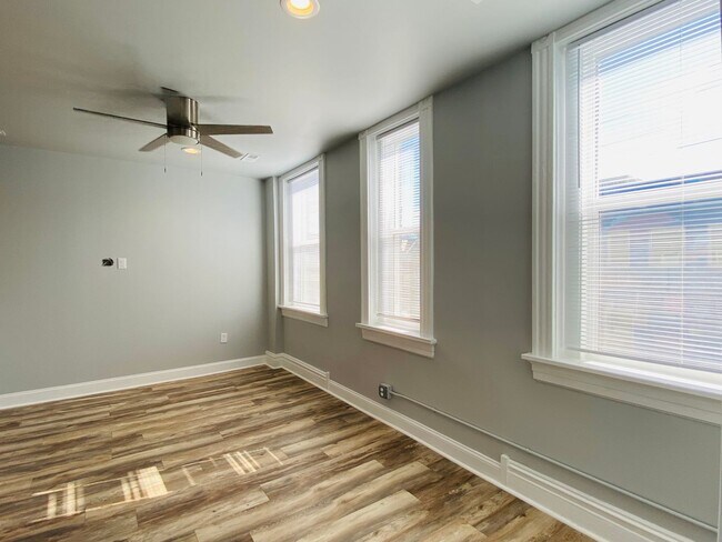 Building Photo - 3001 W Cary St