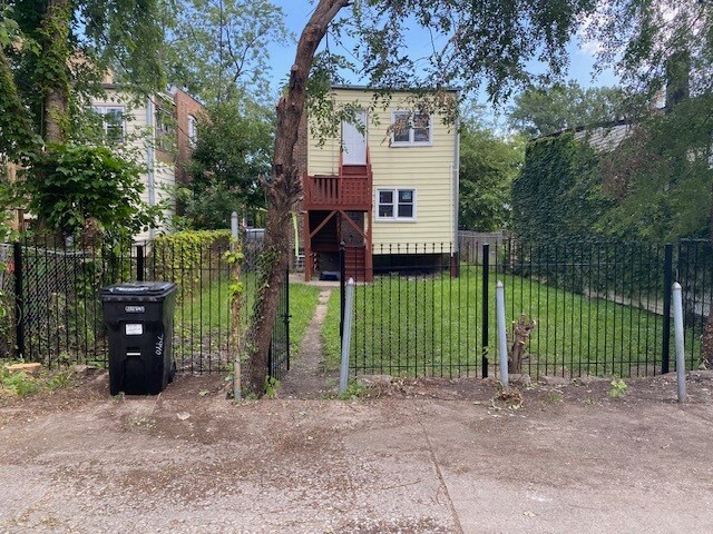 Building Photo - 7940 S Kingston Ave