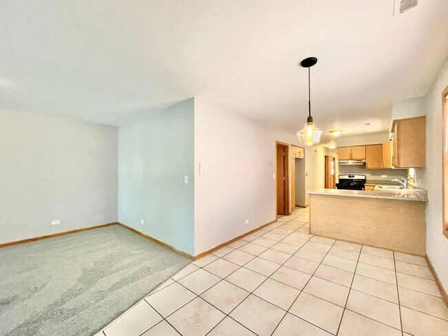 Building Photo - 2714 W 37th Pl