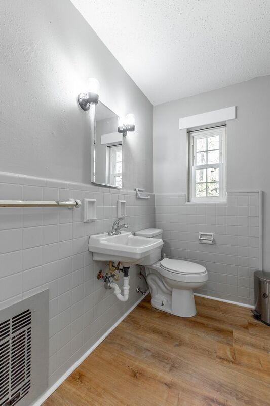 Building Photo - 1010 Glenwood Dr