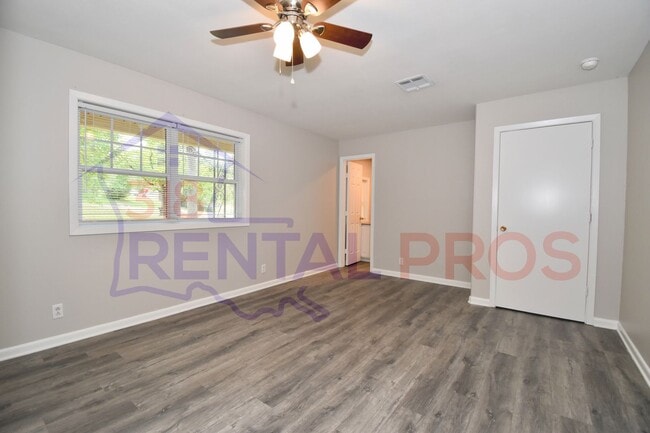 Building Photo - 3 Bed 2 Bath in Ruston!