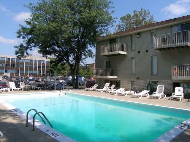 Pool - Cedar Greens Apartments