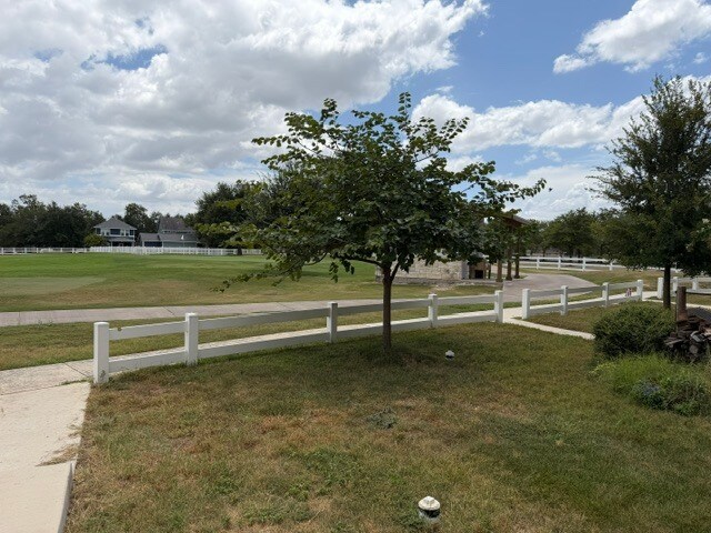 Building Photo - 124 Martha Ln