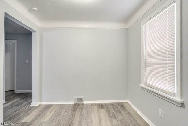 Building Photo - 9809 Way Ave