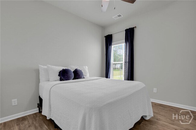 Building Photo - 106 Geranium Wy
