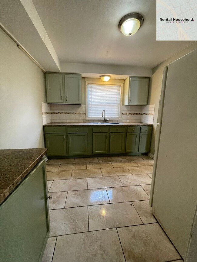 Building Photo - Beautiful 4 Bedroom Bungalow- Just $1300 a month