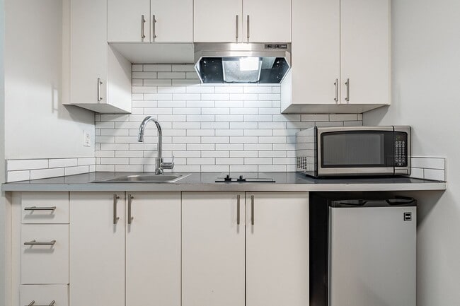 Interior Photo - Alcove First Hill - Efficient and Convenie...