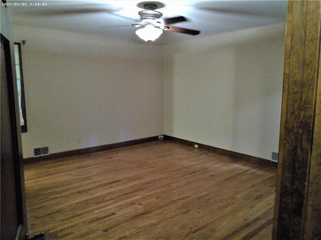 Building Photo - 1431 Chambers Rd