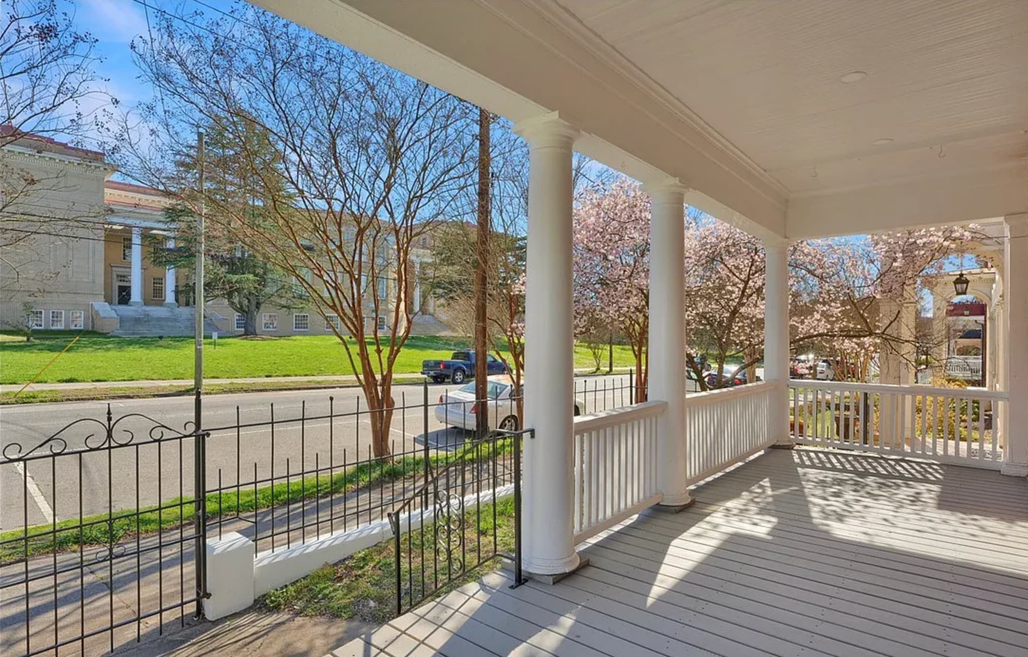 Building Photo - 507 W Washington St