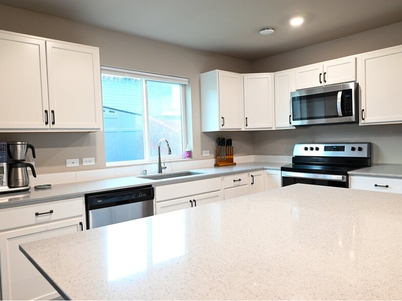 Building Photo - 15117 Prescott Lp SE