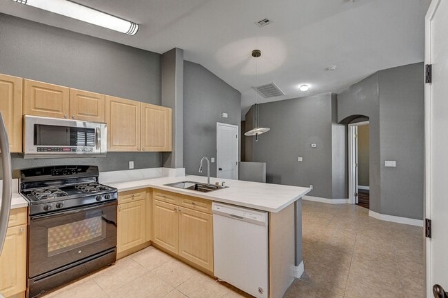 Building Photo - 9333 Leaping Deer Pl