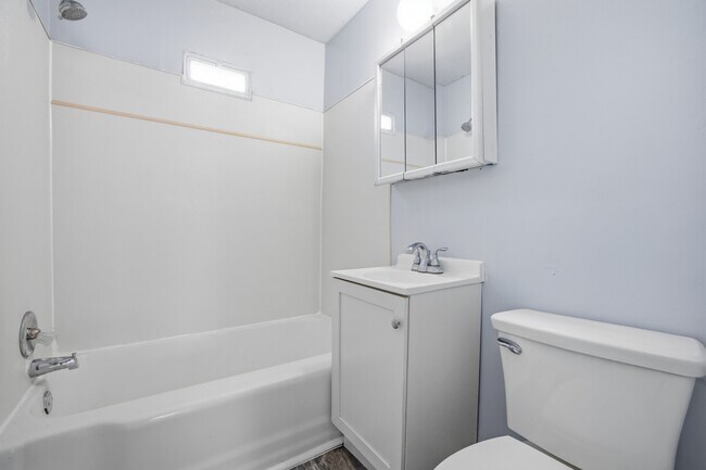 Building Photo - 2719 Dewey St