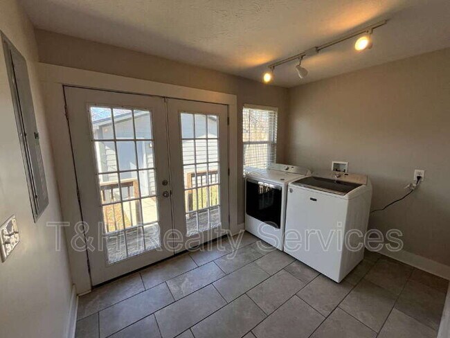 Building Photo - 1202 Harlan St