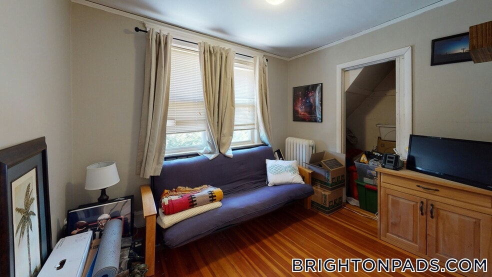 Building Photo - 70 Larch St