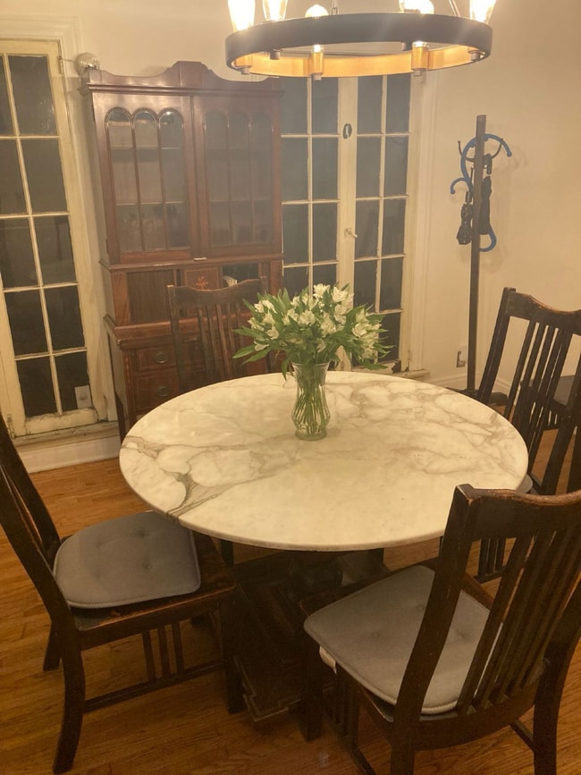 Building Photo - 1549 Rendall Pl