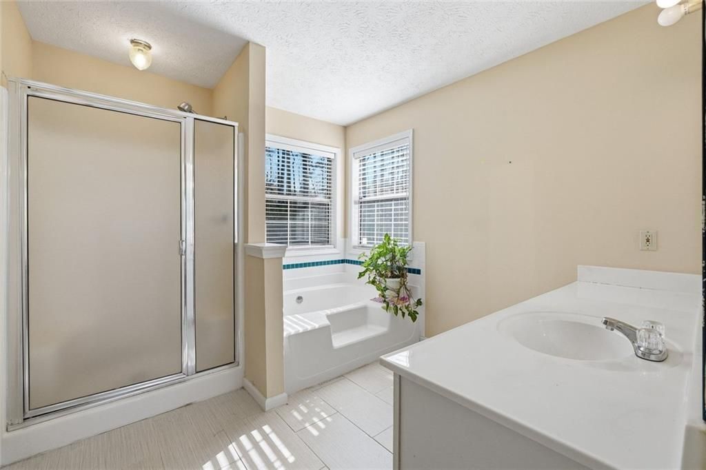 Building Photo - 2600 Avalon Pl