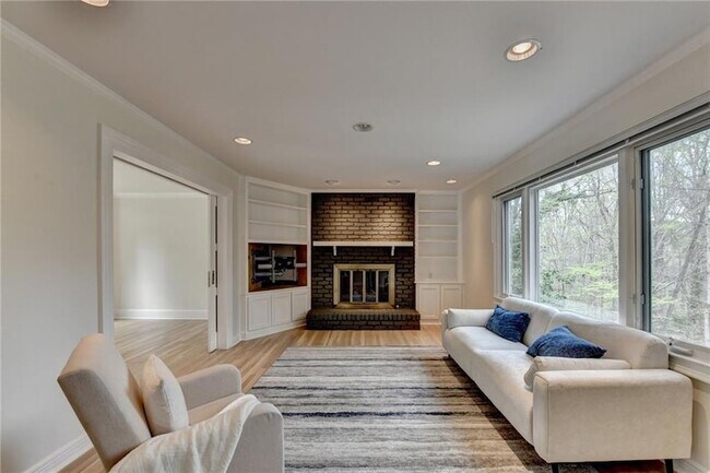 Building Photo - 3914 Granger Dr