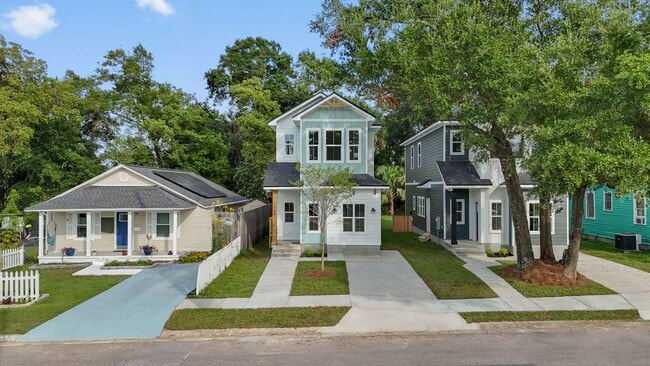 Building Photo - 706 N F St