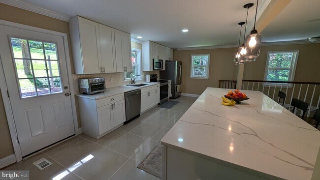 Building Photo - 15715 Tierra Dr