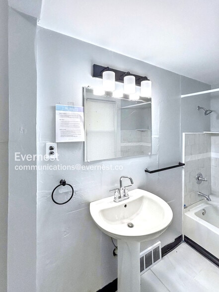 Building Photo - 14917 Darwin Ave