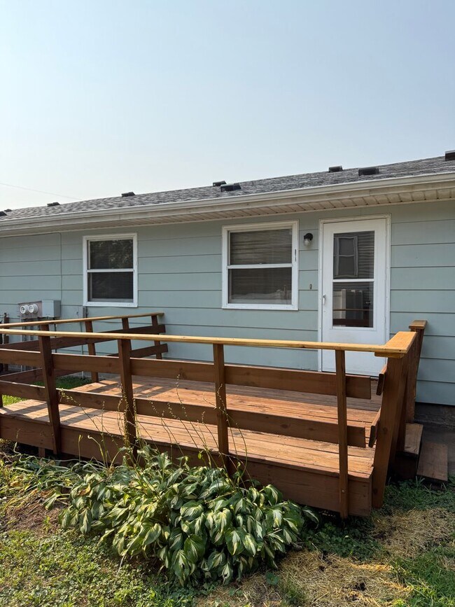 Building Photo - 2406 Skeels Ave