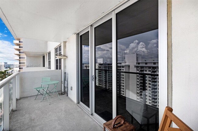 Building Photo - 5701 Collins Ave
