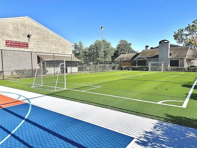 Building Photo - 12335 Antoine Dr